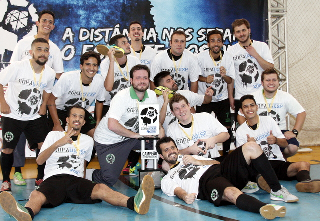 Equipe masculina conquistou o bronze para Ilha Solteira (Foto: Rogério Mative/AI)